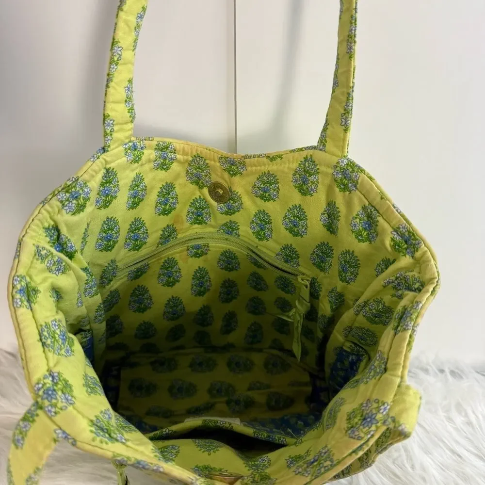 VERA‎ BRADLEY Floral/Elephant Quilted Tote Bag